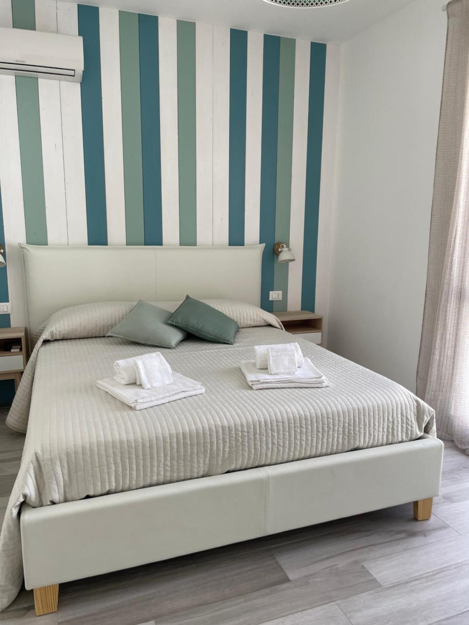 Cala Azzurra Macari Bed And Breakfast And Holidays House Buitenkant foto
